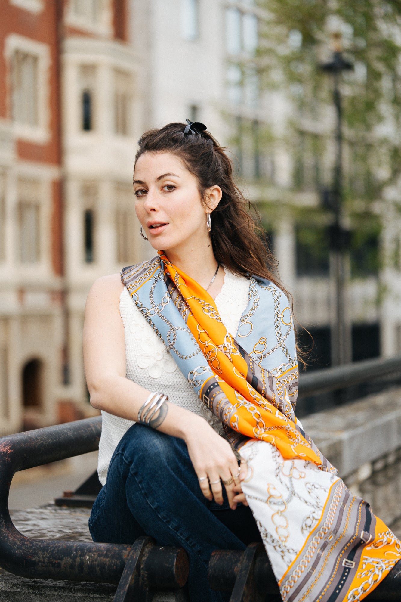 Golden chain Aura silk scarf