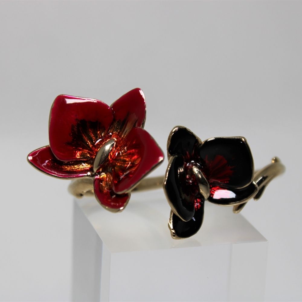 Unique Gold Double Ring In Black and Red Orchids